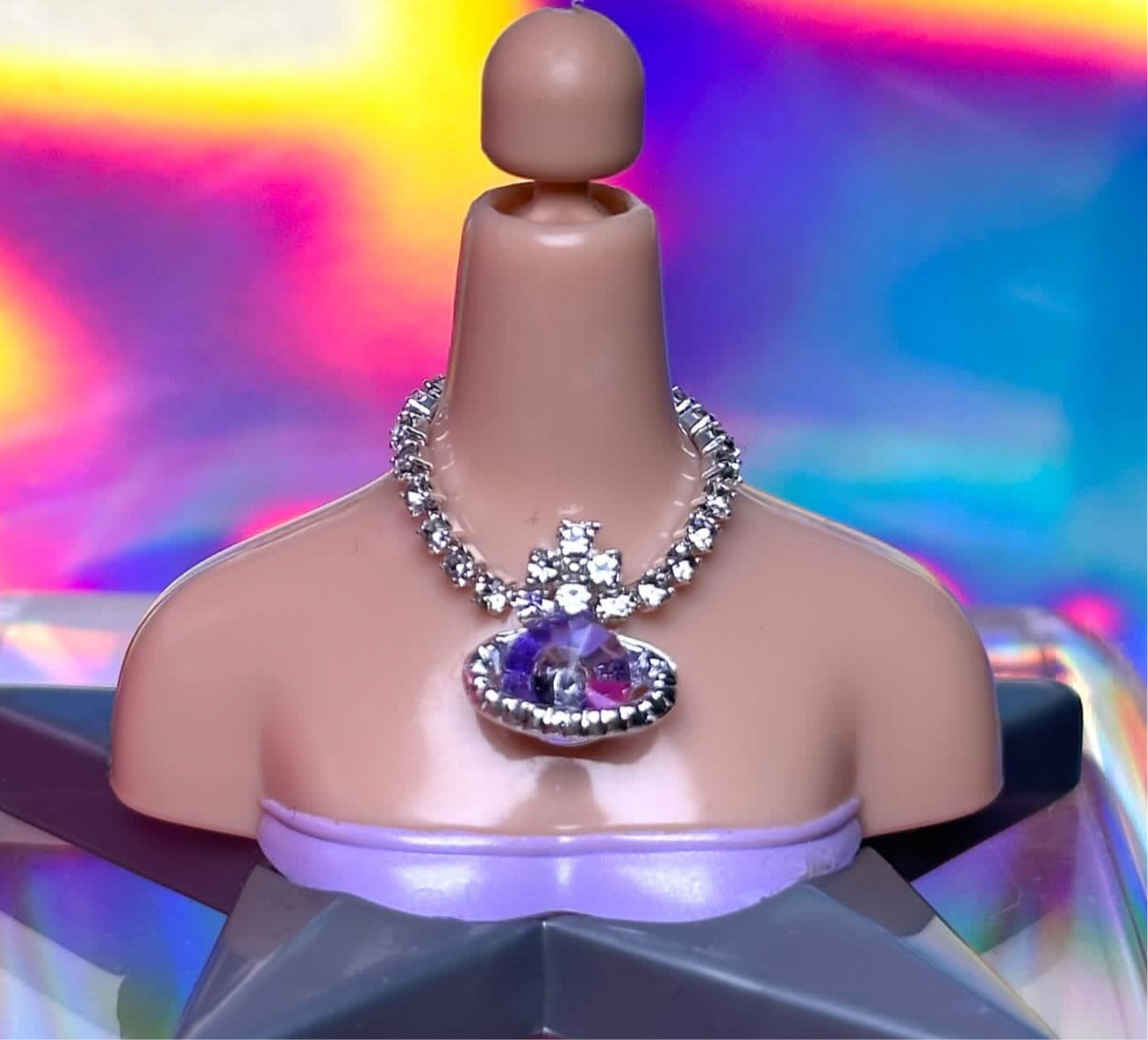 The Vivi Necklace.