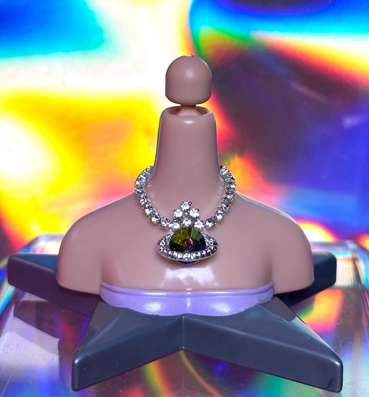 The Vivi Necklace.