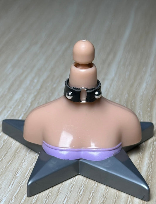 The Buckle Choker.
