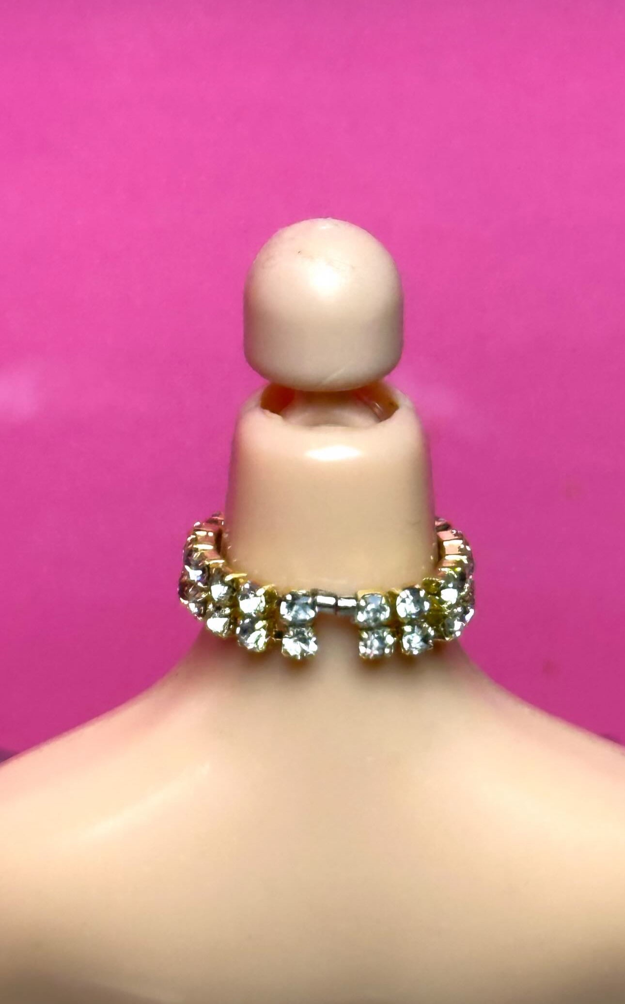 The Double Choker.